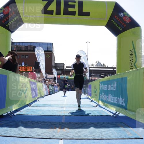 09.08.2026 - GEWOBA Citytriathlon Bremen Yannick Fuchs http://msf.ph/oto/9938562 09.08.2026 15:27:13 Ziel 375, 454 meine-sportfotos.de