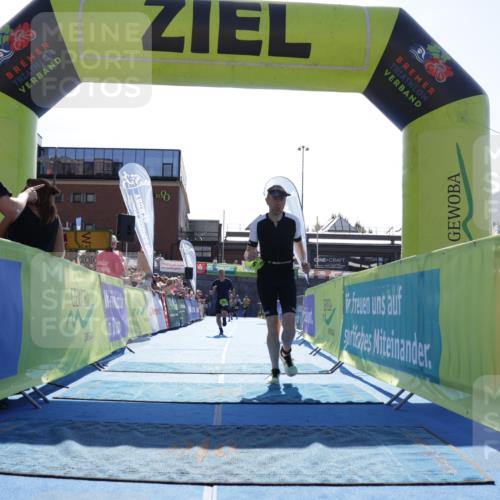 09.08.2026 - GEWOBA Citytriathlon Bremen Yannick Fuchs http://msf.ph/oto/9938564 09.08.2026 15:27:13 Ziel 375, 454 meine-sportfotos.de