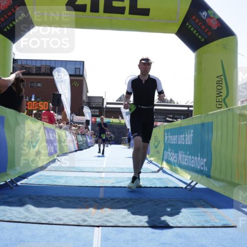 09.08.2026 - GEWOBA Citytriathlon Bremen Yannick Fuchs http://msf.ph/oto/9938569 09.08.2026 15:27:14 Ziel 375, 454 meine-sportfotos.de