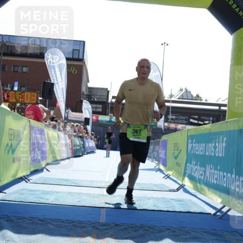 09.08.2026 - GEWOBA Citytriathlon Bremen Yannick Fuchs http://msf.ph/oto/9938616 09.08.2026 15:27:26 Ziel 20, 367, 424 meine-sportfotos.de