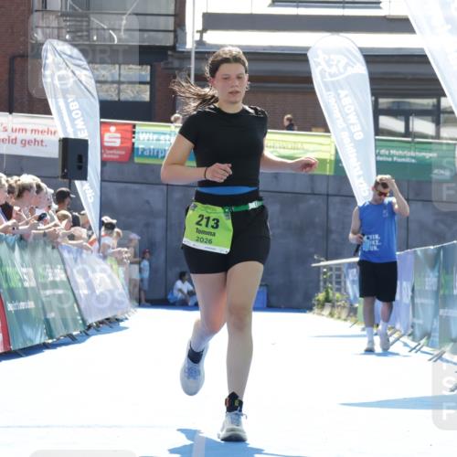 09.08.2026 - GEWOBA Citytriathlon Bremen Yannick Fuchs http://msf.ph/oto/9938623 09.08.2026 15:27:31 Ziel 213 meine-sportfotos.de