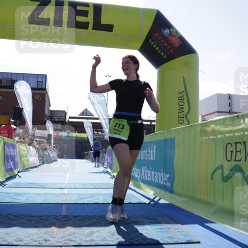 09.08.2026 - GEWOBA Citytriathlon Bremen Yannick Fuchs http://msf.ph/oto/9938630 09.08.2026 15:27:33 Ziel 213 meine-sportfotos.de