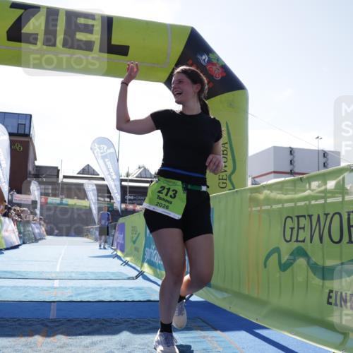 09.08.2026 - GEWOBA Citytriathlon Bremen Yannick Fuchs http://msf.ph/oto/9938634 09.08.2026 15:27:34 Ziel 213 meine-sportfotos.de