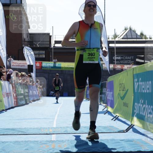 09.08.2026 - GEWOBA Citytriathlon Bremen Yannick Fuchs http://msf.ph/oto/9938656 09.08.2026 15:27:52 Ziel 393 meine-sportfotos.de