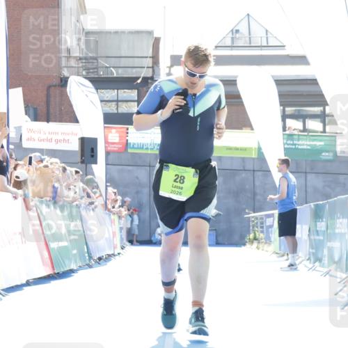 09.08.2026 - GEWOBA Citytriathlon Bremen Yannick Fuchs http://msf.ph/oto/9938688 09.08.2026 15:28:15 Ziel 28 meine-sportfotos.de