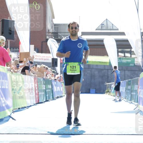 09.08.2026 - GEWOBA Citytriathlon Bremen Yannick Fuchs http://msf.ph/oto/9938695 09.08.2026 15:28:21 Ziel 121 meine-sportfotos.de