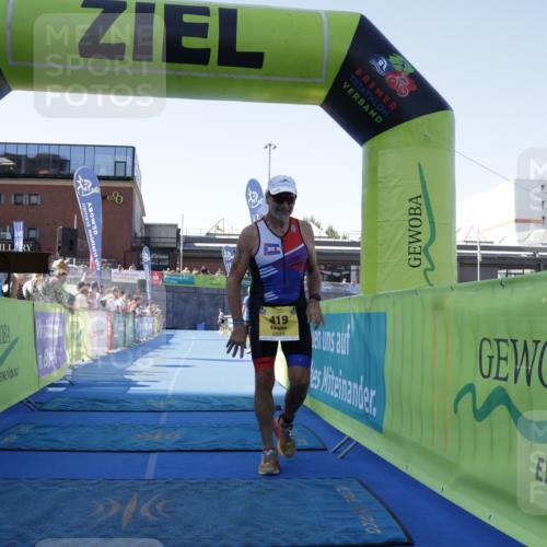 09.08.2026 - GEWOBA Citytriathlon Bremen Yannick Fuchs http://msf.ph/oto/9938700 09.08.2026 11:44:01 Ziel 419 meine-sportfotos.de