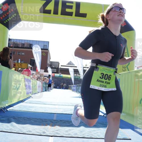 09.08.2026 - GEWOBA Citytriathlon Bremen Yannick Fuchs http://msf.ph/oto/9938717 09.08.2026 15:28:29 Ziel 306 meine-sportfotos.de