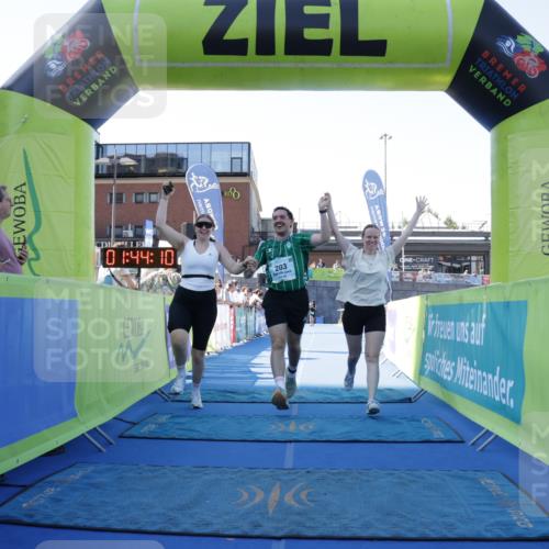 09.08.2026 - GEWOBA Citytriathlon Bremen Yannick Fuchs http://msf.ph/oto/9938746 09.08.2026 11:44:14 Ziel 203 meine-sportfotos.de