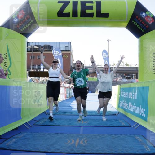 09.08.2026 - GEWOBA Citytriathlon Bremen Yannick Fuchs http://msf.ph/oto/9938748 09.08.2026 11:44:14 Ziel 203 meine-sportfotos.de