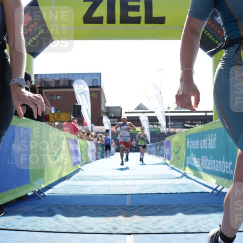 09.08.2026 - GEWOBA Citytriathlon Bremen Yannick Fuchs http://msf.ph/oto/9938758 09.08.2026 15:28:39 Ziel 195, 221, 307, 392, 494 meine-sportfotos.de