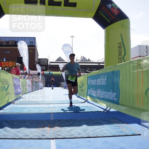 09.08.2026 - GEWOBA Citytriathlon Bremen Yannick Fuchs http://msf.ph/oto/9938836 09.08.2026 15:29:24 Ziel 296 meine-sportfotos.de