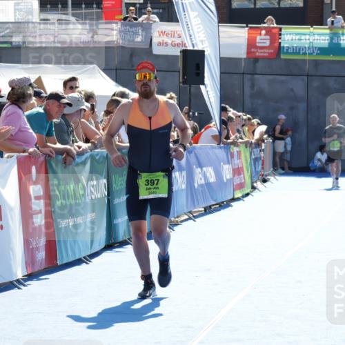09.08.2026 - GEWOBA Citytriathlon Bremen Yannick Fuchs http://msf.ph/oto/9938859 09.08.2026 15:29:42 Ziel 397 meine-sportfotos.de