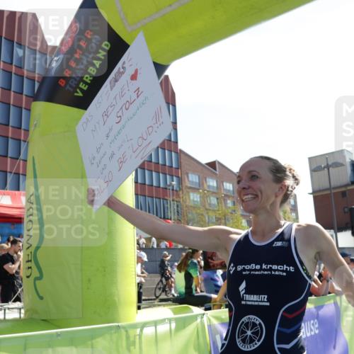 09.08.2026 - GEWOBA Citytriathlon Bremen Yannick Fuchs http://msf.ph/oto/9939003 09.08.2026 15:30:12 Ziel 231, 326, 330 meine-sportfotos.de