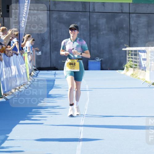 09.08.2026 - GEWOBA Citytriathlon Bremen Yannick Fuchs http://msf.ph/oto/9939034 09.08.2026 11:46:59 Ziel 462 meine-sportfotos.de