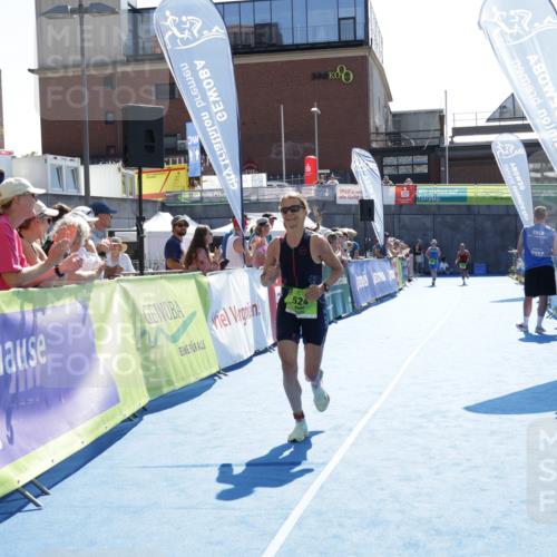 09.08.2026 - GEWOBA Citytriathlon Bremen Yannick Fuchs http://msf.ph/oto/9939248 09.08.2026 15:31:31 Ziel 524 meine-sportfotos.de