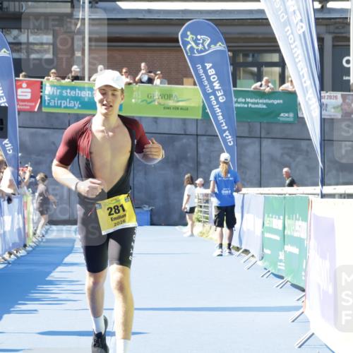 09.08.2026 - GEWOBA Citytriathlon Bremen Yannick Fuchs http://msf.ph/oto/9939262 09.08.2026 11:48:13 Ziel 459 meine-sportfotos.de