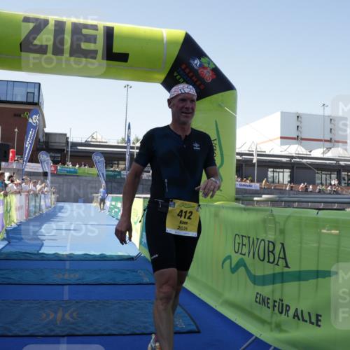 09.08.2026 - GEWOBA Citytriathlon Bremen Yannick Fuchs http://msf.ph/oto/9939353 09.08.2026 11:48:31 Ziel 412 meine-sportfotos.de