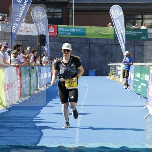 09.08.2026 - GEWOBA Citytriathlon Bremen Yannick Fuchs http://msf.ph/oto/9939476 09.08.2026 11:49:46 Ziel 434 meine-sportfotos.de