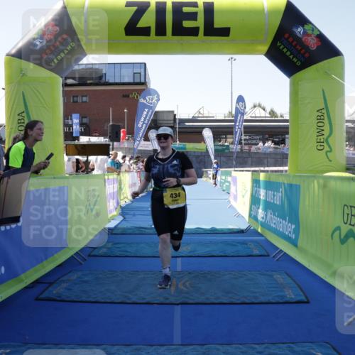 09.08.2026 - GEWOBA Citytriathlon Bremen Yannick Fuchs http://msf.ph/oto/9939484 09.08.2026 11:49:48 Ziel 434 meine-sportfotos.de