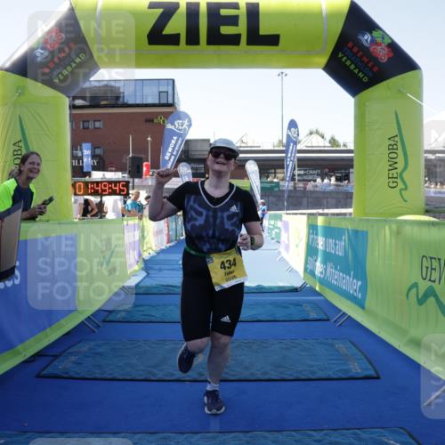 09.08.2026 - GEWOBA Citytriathlon Bremen Yannick Fuchs http://msf.ph/oto/9939491 09.08.2026 11:49:49 Ziel 434 meine-sportfotos.de