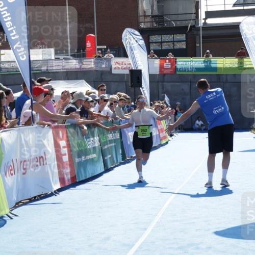09.08.2026 - GEWOBA Citytriathlon Bremen Yannick Fuchs http://msf.ph/oto/9939504 09.08.2026 15:32:33 Ziel 252, 368 meine-sportfotos.de