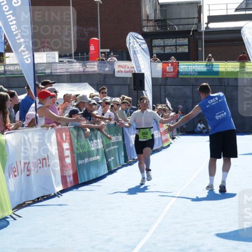 09.08.2026 - GEWOBA Citytriathlon Bremen Yannick Fuchs http://msf.ph/oto/9939507 09.08.2026 15:32:33 Ziel 252, 368 meine-sportfotos.de