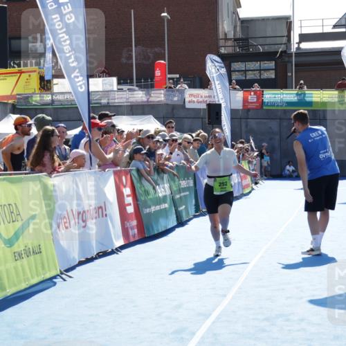 09.08.2026 - GEWOBA Citytriathlon Bremen Yannick Fuchs http://msf.ph/oto/9939510 09.08.2026 15:32:34 Ziel 252 meine-sportfotos.de