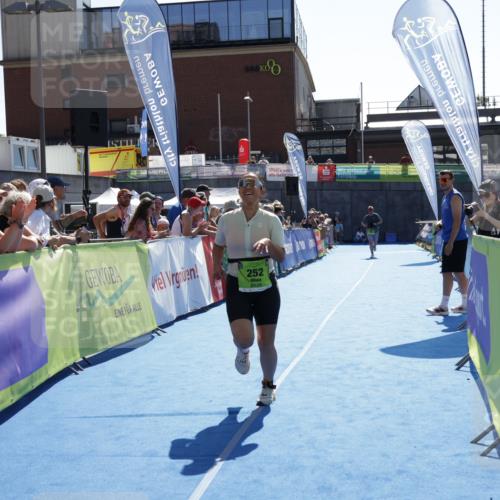 09.08.2026 - GEWOBA Citytriathlon Bremen Yannick Fuchs http://msf.ph/oto/9939514 09.08.2026 15:32:36 Ziel 252 meine-sportfotos.de
