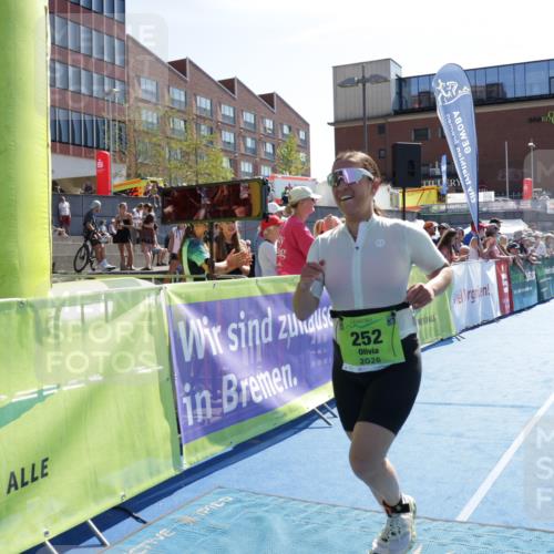 09.08.2026 - GEWOBA Citytriathlon Bremen Yannick Fuchs http://msf.ph/oto/9939523 09.08.2026 15:32:37 Ziel 252 meine-sportfotos.de