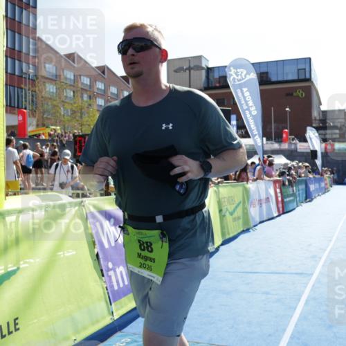 09.08.2026 - GEWOBA Citytriathlon Bremen Yannick Fuchs http://msf.ph/oto/9939551 09.08.2026 15:32:45 Ziel 88 meine-sportfotos.de