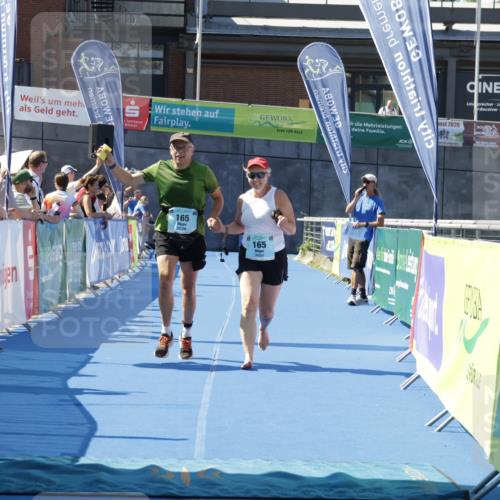 09.08.2026 - GEWOBA Citytriathlon Bremen Yannick Fuchs http://msf.ph/oto/9939575 09.08.2026 11:50:59 Ziel 165 meine-sportfotos.de