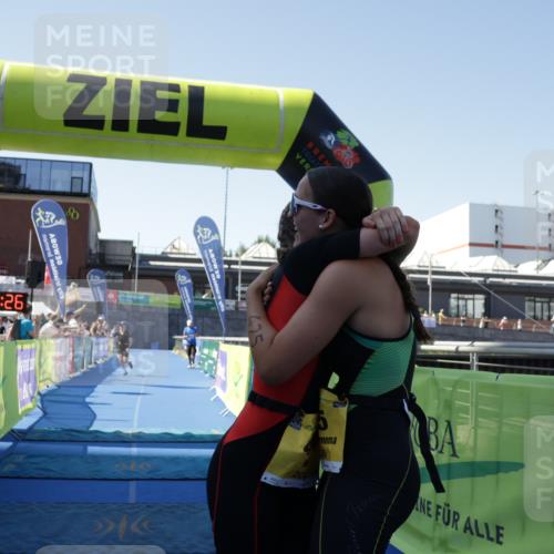 09.08.2026 - GEWOBA Citytriathlon Bremen Yannick Fuchs http://msf.ph/oto/9939672 09.08.2026 11:51:30 Ziel 424, 425, 435 meine-sportfotos.de
