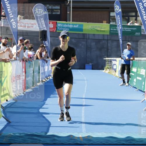 09.08.2026 - GEWOBA Citytriathlon Bremen Yannick Fuchs http://msf.ph/oto/9939687 09.08.2026 11:51:33 Ziel 435 meine-sportfotos.de
