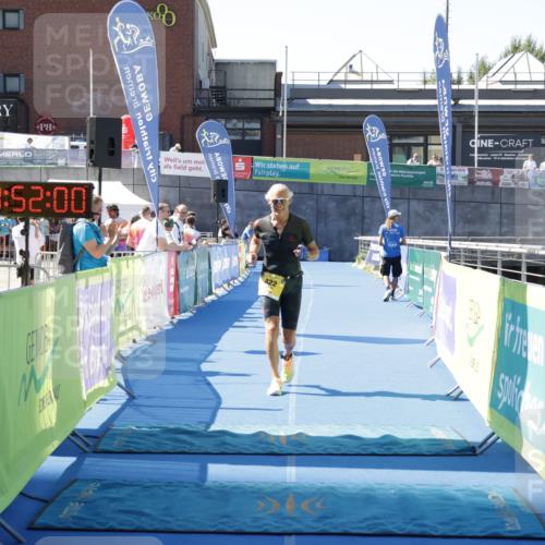 09.08.2026 - GEWOBA Citytriathlon Bremen Yannick Fuchs http://msf.ph/oto/9939712 09.08.2026 11:52:04 Ziel 422 meine-sportfotos.de