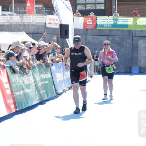 09.08.2026 - GEWOBA Citytriathlon Bremen Yannick Fuchs http://msf.ph/oto/9939736 09.08.2026 15:33:44 Ziel 463, 467 meine-sportfotos.de