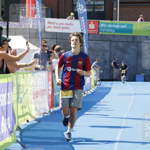 09.08.2026 - GEWOBA Citytriathlon Bremen Yannick Fuchs http://msf.ph/oto/9939809 09.08.2026 11:54:49 Ziel 525 meine-sportfotos.de