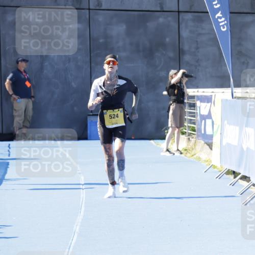 09.08.2026 - GEWOBA Citytriathlon Bremen Yannick Fuchs http://msf.ph/oto/9939855 09.08.2026 11:56:35 Ziel  meine-sportfotos.de