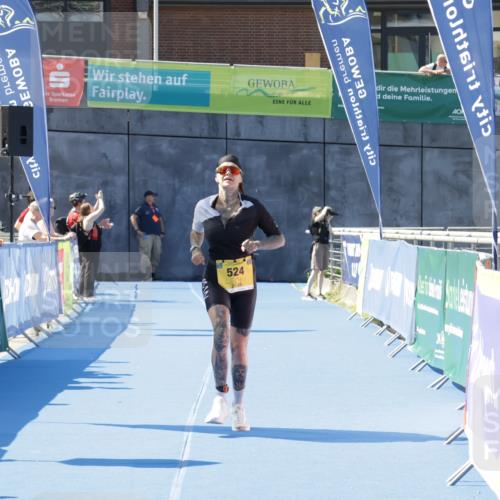 09.08.2026 - GEWOBA Citytriathlon Bremen Yannick Fuchs http://msf.ph/oto/9939859 09.08.2026 11:56:39 Ziel 524 meine-sportfotos.de