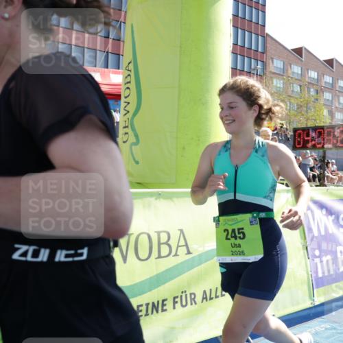 09.08.2026 - GEWOBA Citytriathlon Bremen Yannick Fuchs http://msf.ph/oto/9939861 09.08.2026 15:34:26 Ziel 245, 486 meine-sportfotos.de