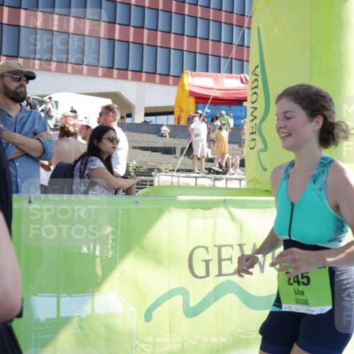 09.08.2026 - GEWOBA Citytriathlon Bremen Yannick Fuchs http://msf.ph/oto/9939863 09.08.2026 15:34:27 Ziel 245, 486 meine-sportfotos.de