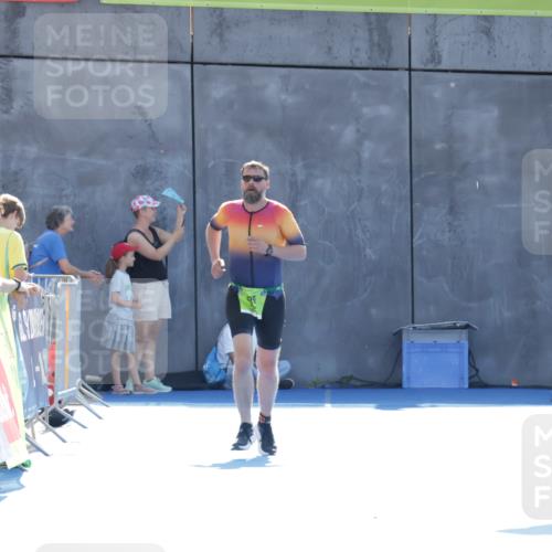 09.08.2026 - GEWOBA Citytriathlon Bremen Yannick Fuchs http://msf.ph/oto/9939866 09.08.2026 15:34:34 Ziel  meine-sportfotos.de