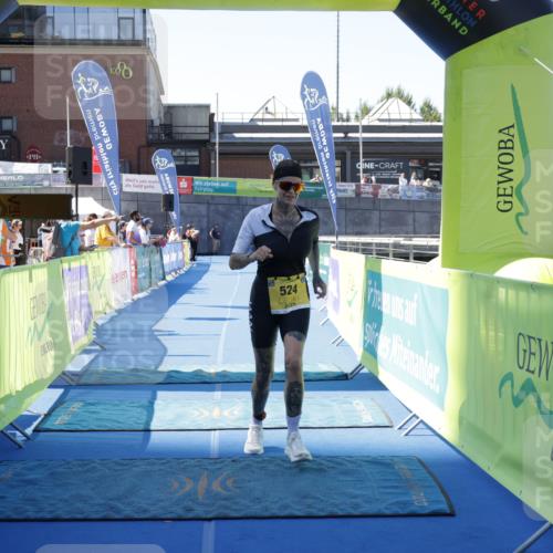 09.08.2026 - GEWOBA Citytriathlon Bremen Yannick Fuchs http://msf.ph/oto/9939872 09.08.2026 11:56:43 Ziel 524 meine-sportfotos.de
