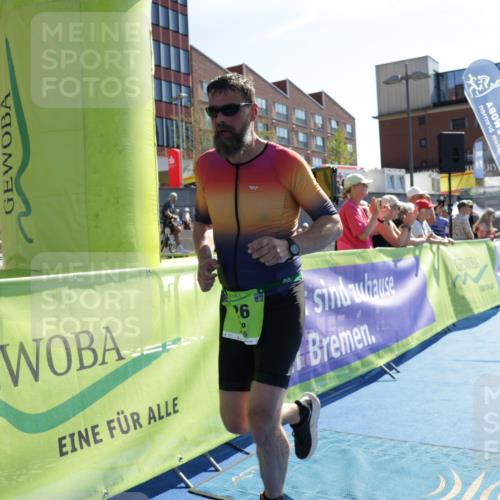 09.08.2026 - GEWOBA Citytriathlon Bremen Yannick Fuchs http://msf.ph/oto/9939899 09.08.2026 15:34:44 Ziel 426 meine-sportfotos.de