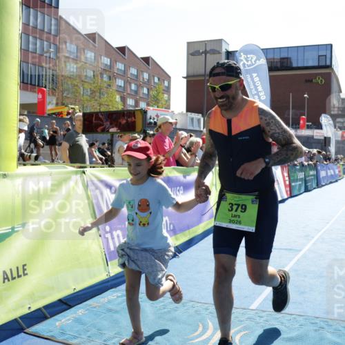 09.08.2026 - GEWOBA Citytriathlon Bremen Yannick Fuchs http://msf.ph/oto/9939940 09.08.2026 15:35:01 Ziel 379 meine-sportfotos.de