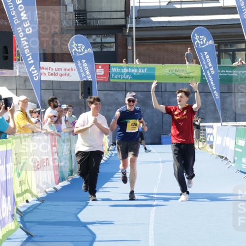 09.08.2026 - GEWOBA Citytriathlon Bremen Yannick Fuchs http://msf.ph/oto/9939941 09.08.2026 11:57:32 Ziel 420 meine-sportfotos.de