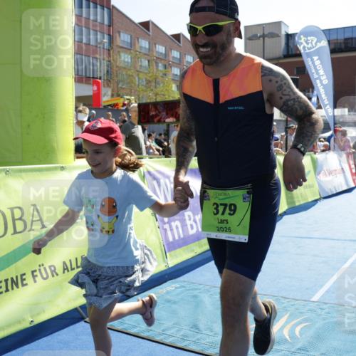 09.08.2026 - GEWOBA Citytriathlon Bremen Yannick Fuchs http://msf.ph/oto/9939944 09.08.2026 15:35:01 Ziel 379 meine-sportfotos.de