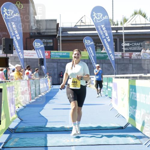 09.08.2026 - GEWOBA Citytriathlon Bremen Yannick Fuchs http://msf.ph/oto/9940015 09.08.2026 11:58:16 Ziel 485 meine-sportfotos.de