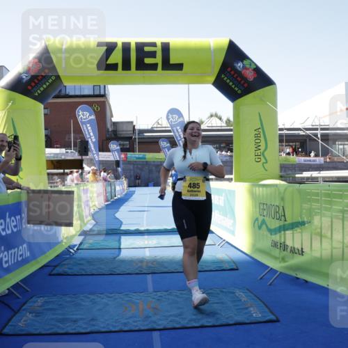 09.08.2026 - GEWOBA Citytriathlon Bremen Yannick Fuchs http://msf.ph/oto/9940022 09.08.2026 11:58:18 Ziel 485 meine-sportfotos.de