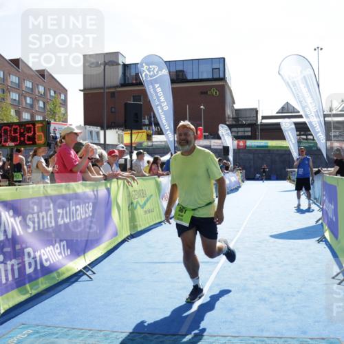 09.08.2026 - GEWOBA Citytriathlon Bremen Yannick Fuchs http://msf.ph/oto/9940052 09.08.2026 15:35:49 Ziel 461, 516 meine-sportfotos.de